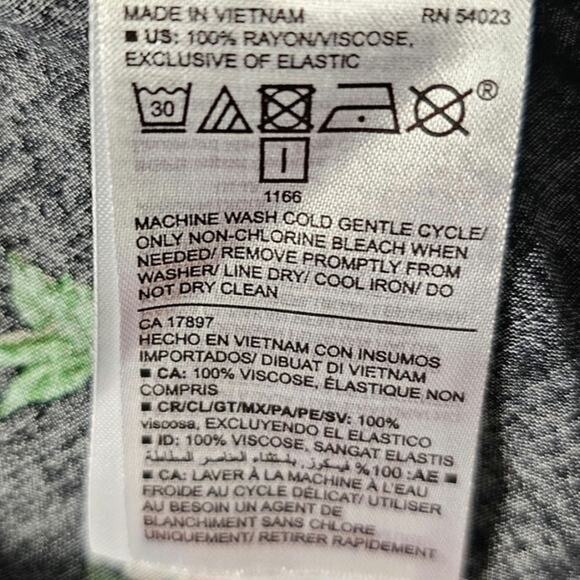 Floral Black Rayon Blouse with Smocked‎ Waist and Blousy Sleeves Size 2x - Picture 11 of 12